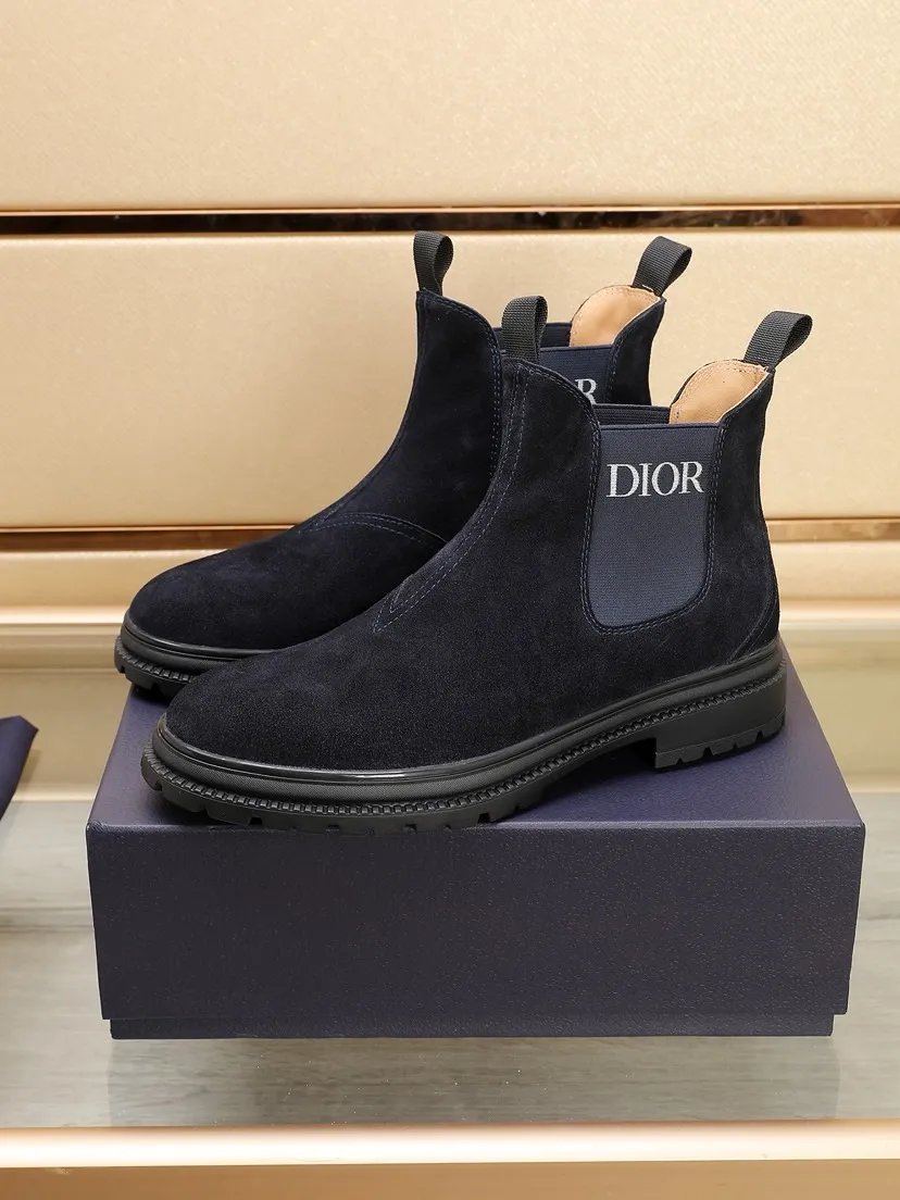 Men's men's shoes 💰P500💰[Dior] Dior ✨ is online at the same time 👏 This casual sneaker is a new product in the series and continues Di*r's classic style. The upper is made of original first-layer cowhide, paired with a textured outsole, and the brand's iconic details are on the side openings to enhance the style. Fashionable and versatile. Create a casual look. Size: 38-44 (45 customized)